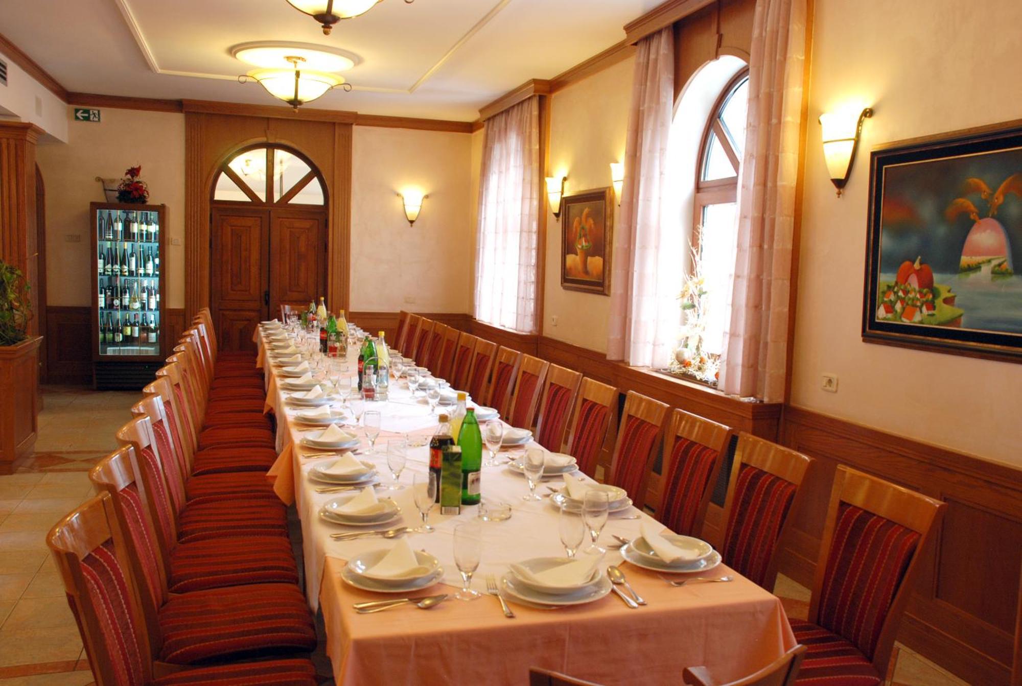 Hotel Sucevic Garni بلغراد المطعم الصورة
