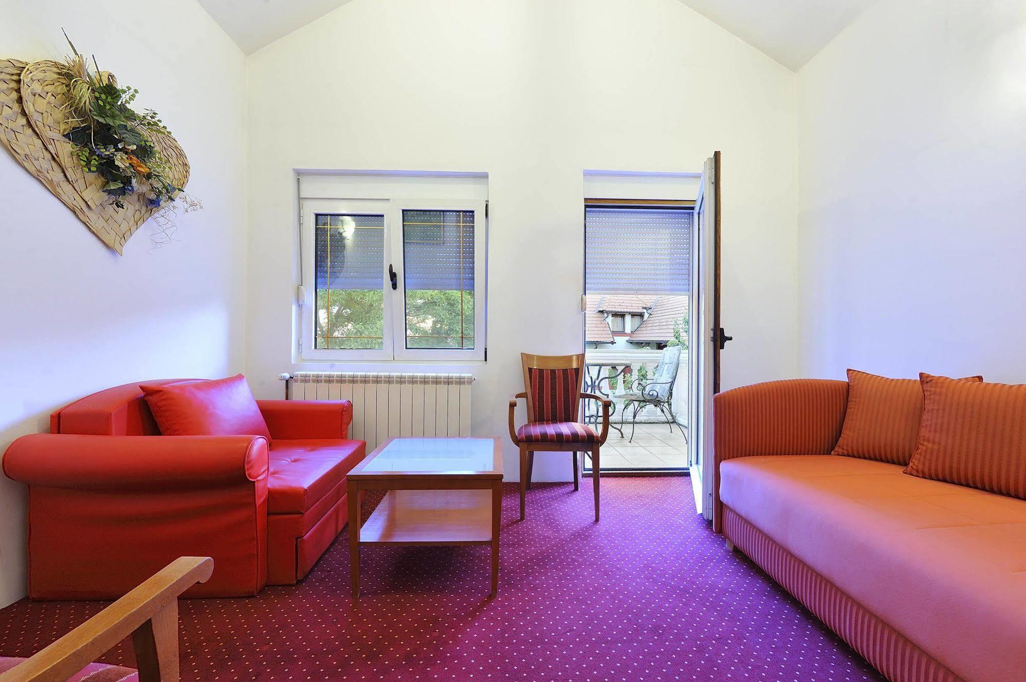 Hotel Sucevic Garni بلغراد المظهر الخارجي الصورة