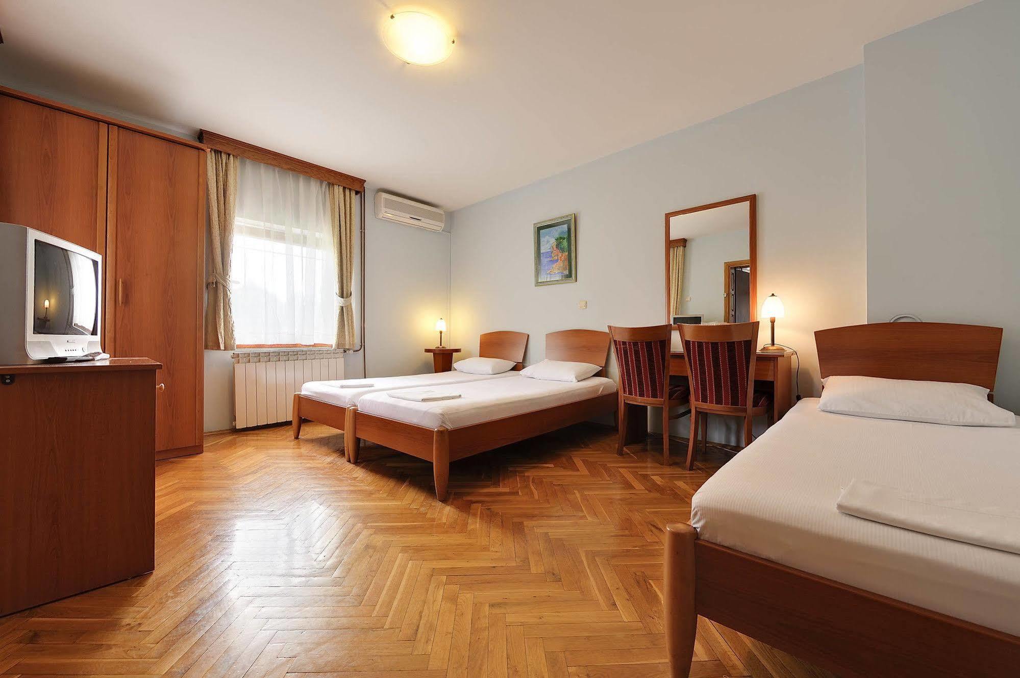 Hotel Sucevic Garni بلغراد المظهر الخارجي الصورة