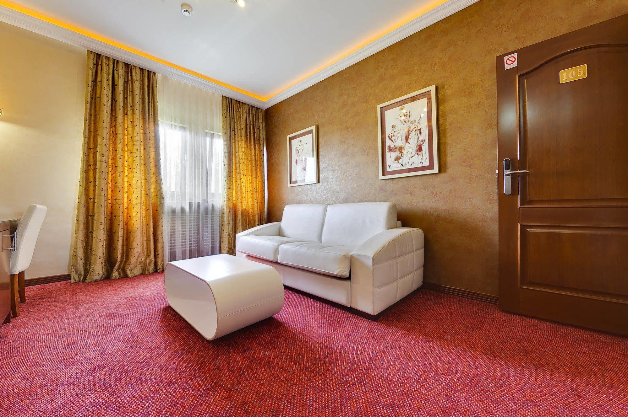 Hotel Sucevic Garni بلغراد المظهر الخارجي الصورة