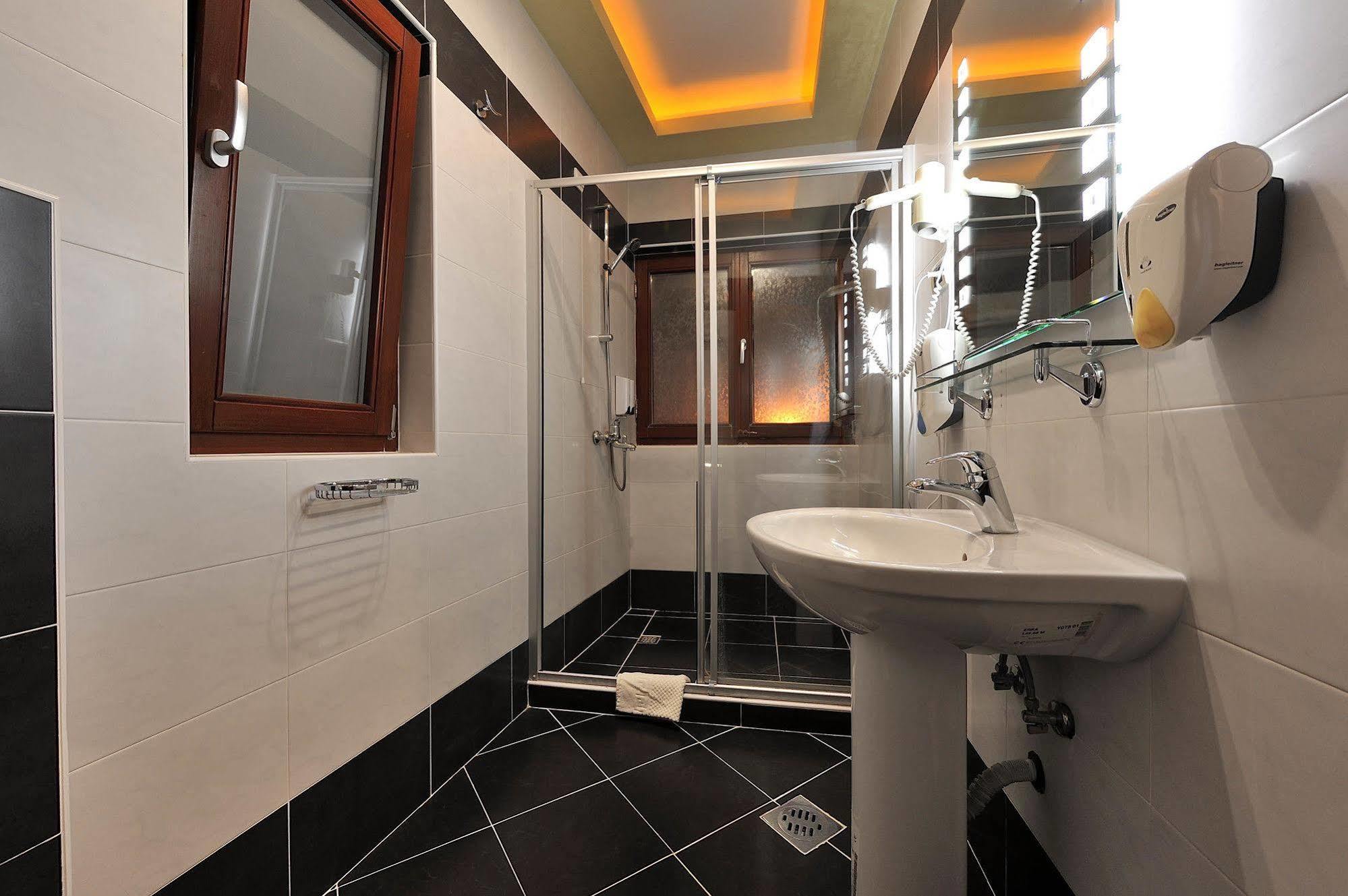 Hotel Sucevic Garni بلغراد المظهر الخارجي الصورة