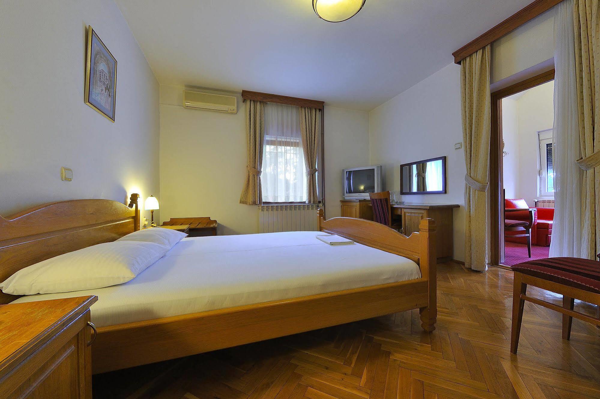 Hotel Sucevic Garni بلغراد المظهر الخارجي الصورة