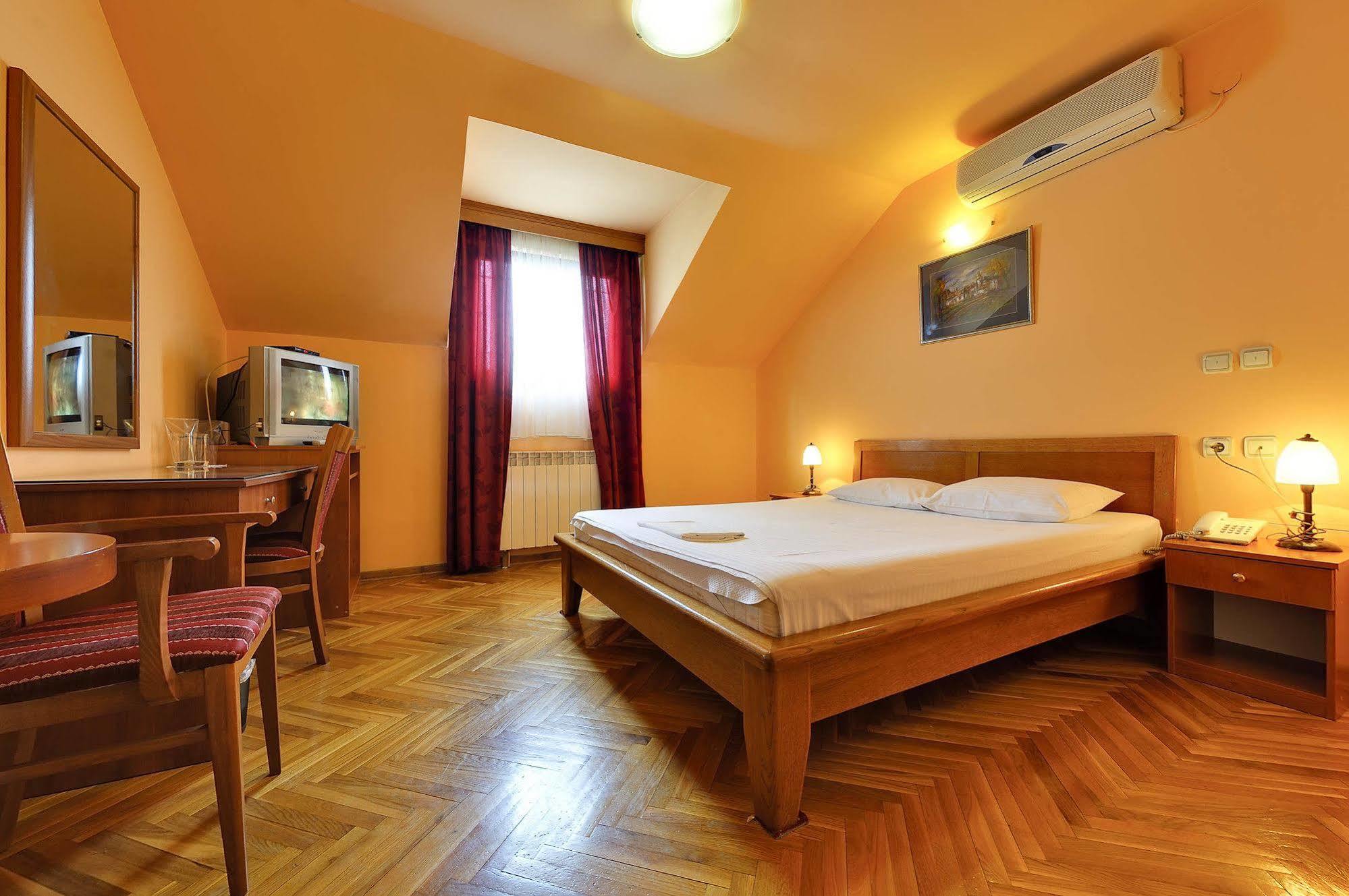 Hotel Sucevic Garni بلغراد المظهر الخارجي الصورة
